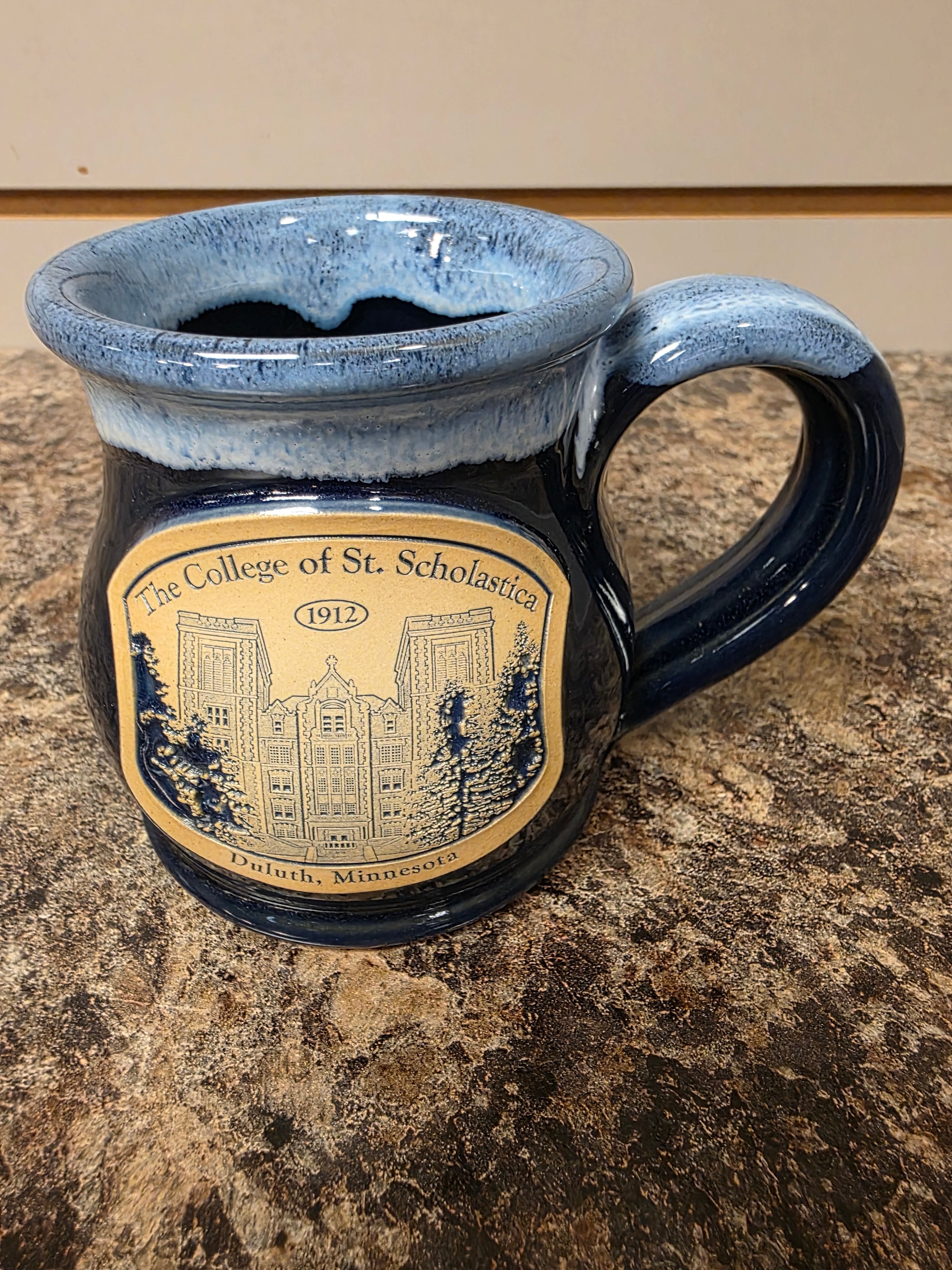 Deneen Pottery Mug Round Belly - Navy/PwdBlue/Wht